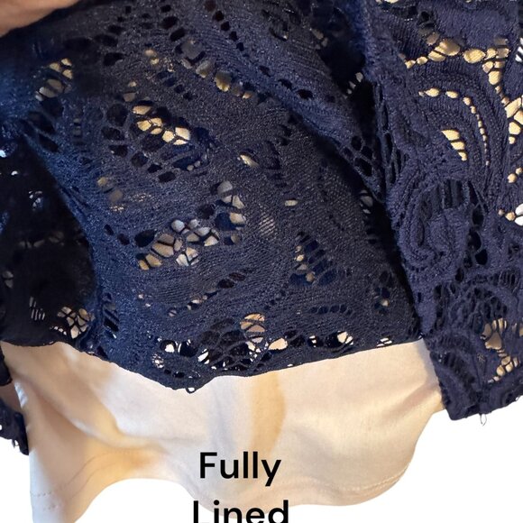 ❤️GORGEOUS LACE TOP w/NUDE LINING LARGE - Picture 3 of 5